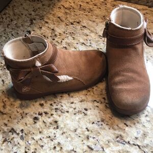 Ugg bow boots